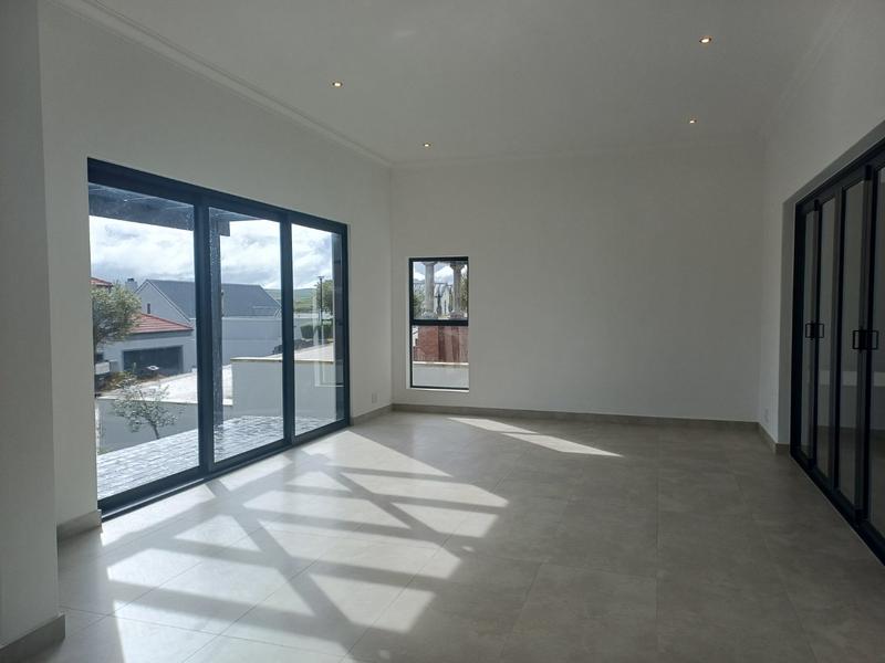4 Bedroom Property for Sale in Mount Royal Golf Estate Western Cape
